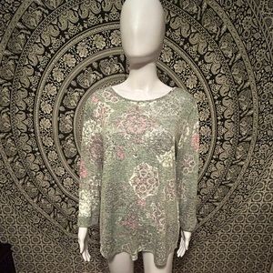 Van Heusen Geometric Floral Top!